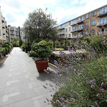 Apartment Bright, Modern W/ Balcony ★ Dublin