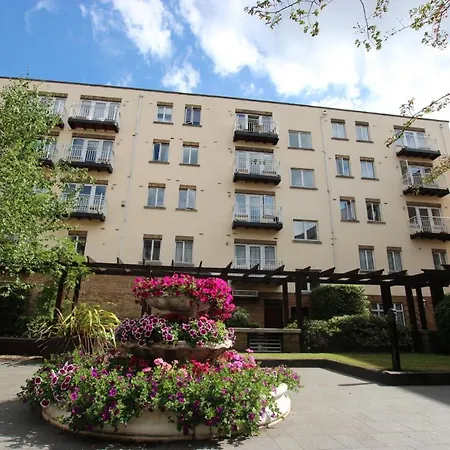 Bright, Modern W/ Balcony ★ Dublin