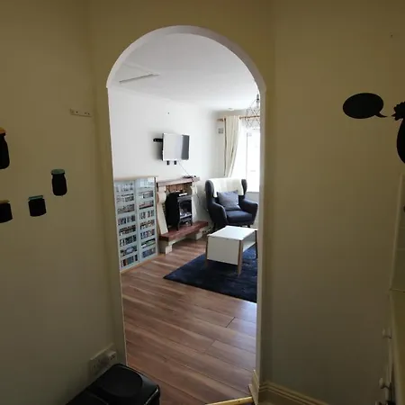 Bright, Modern W/ Balcony ★ Dublin